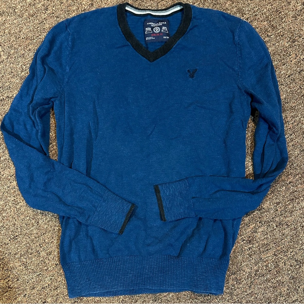 American Eagle Men’s V-Neck Sweater - XS